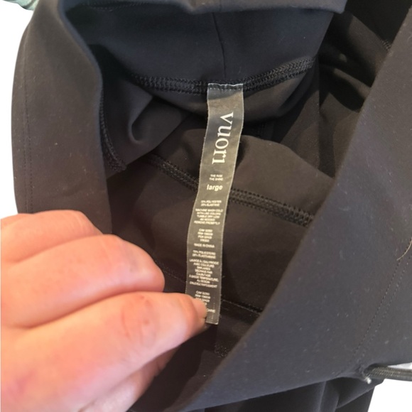 Vuori women's  daily legging black size large - Picture 3 of 3